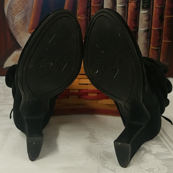 Enzo Angiolini Black Suede Ankle Boots Size 5 - Picture 5 of 7